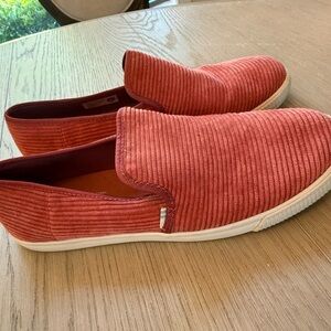 Toms Slip-On Sneakers in Coral Corduroy